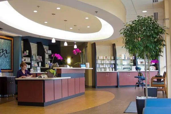 Mosaic Lifecare Plastic Surgery and Dermatology Clinic lobby