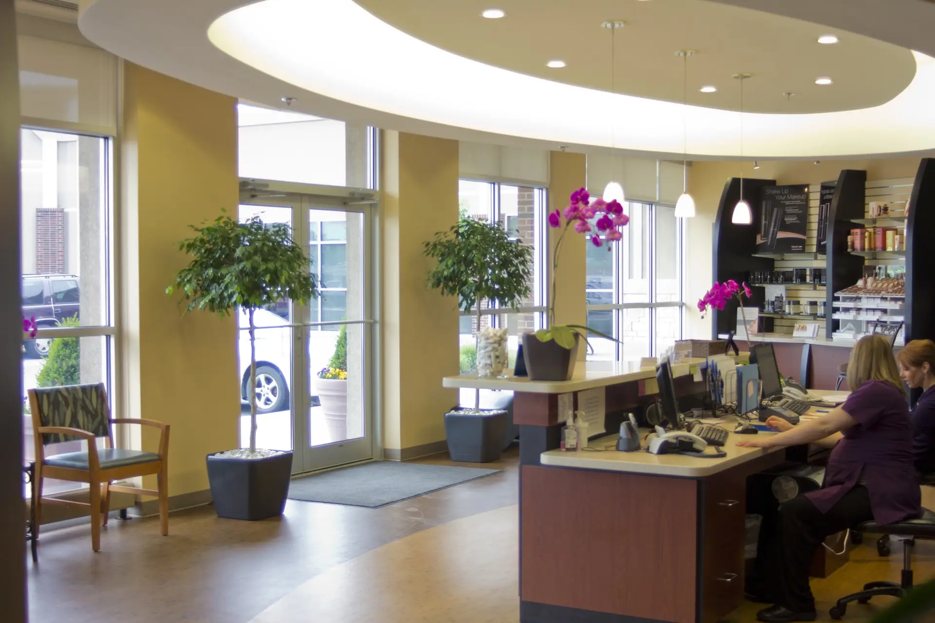 Mosaic Lifecare Plastic Surgery and Dermatology Clinic lobby