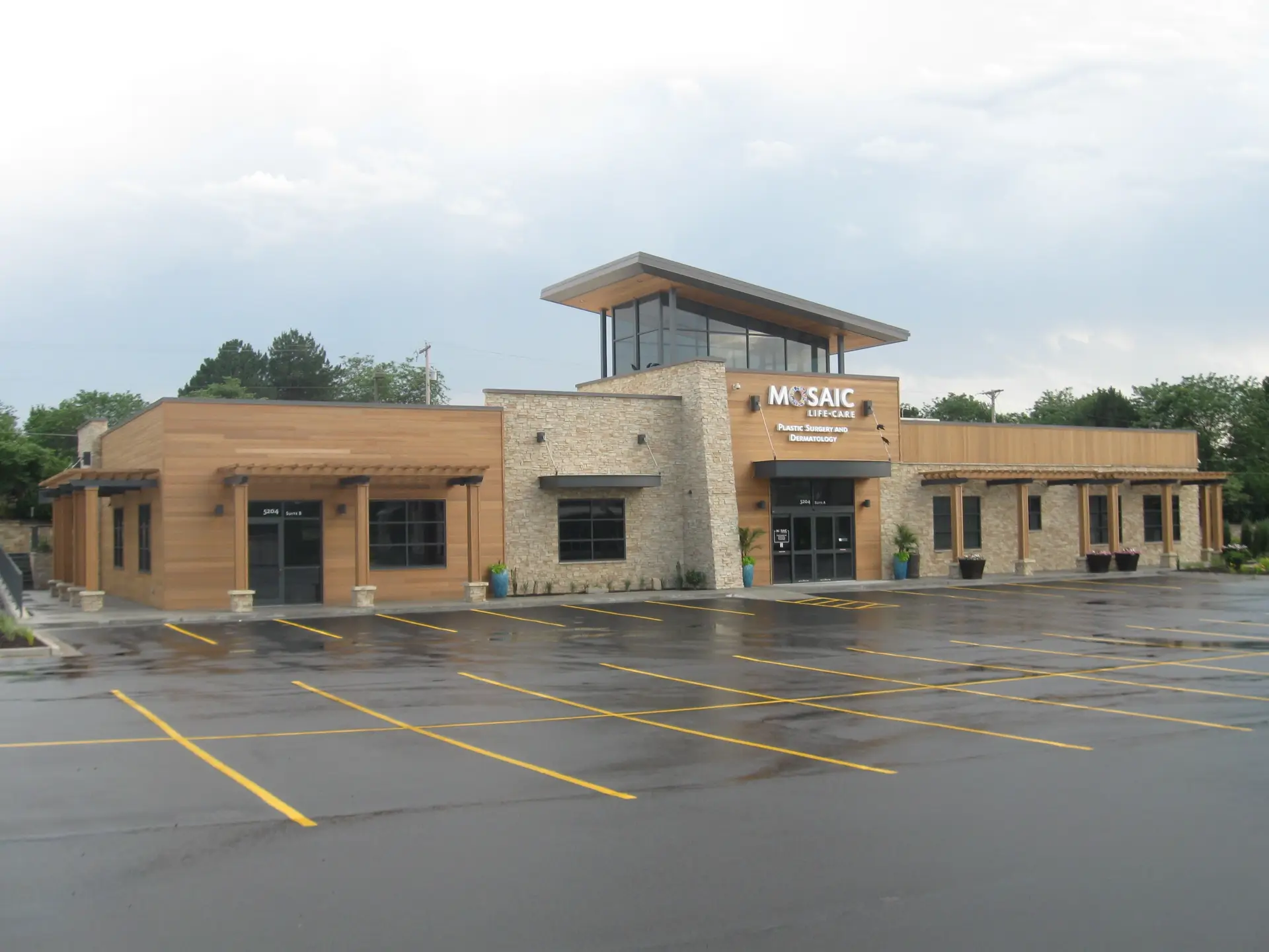 Mosaic Lifecare Plastic Surgery and Dermatology Clinic exterior