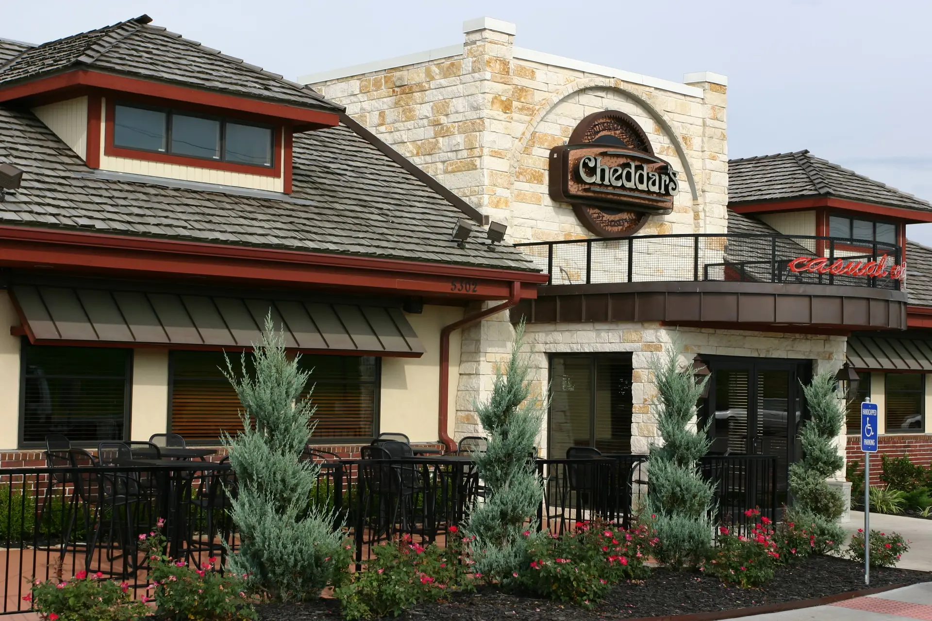 Cheddar's exterior