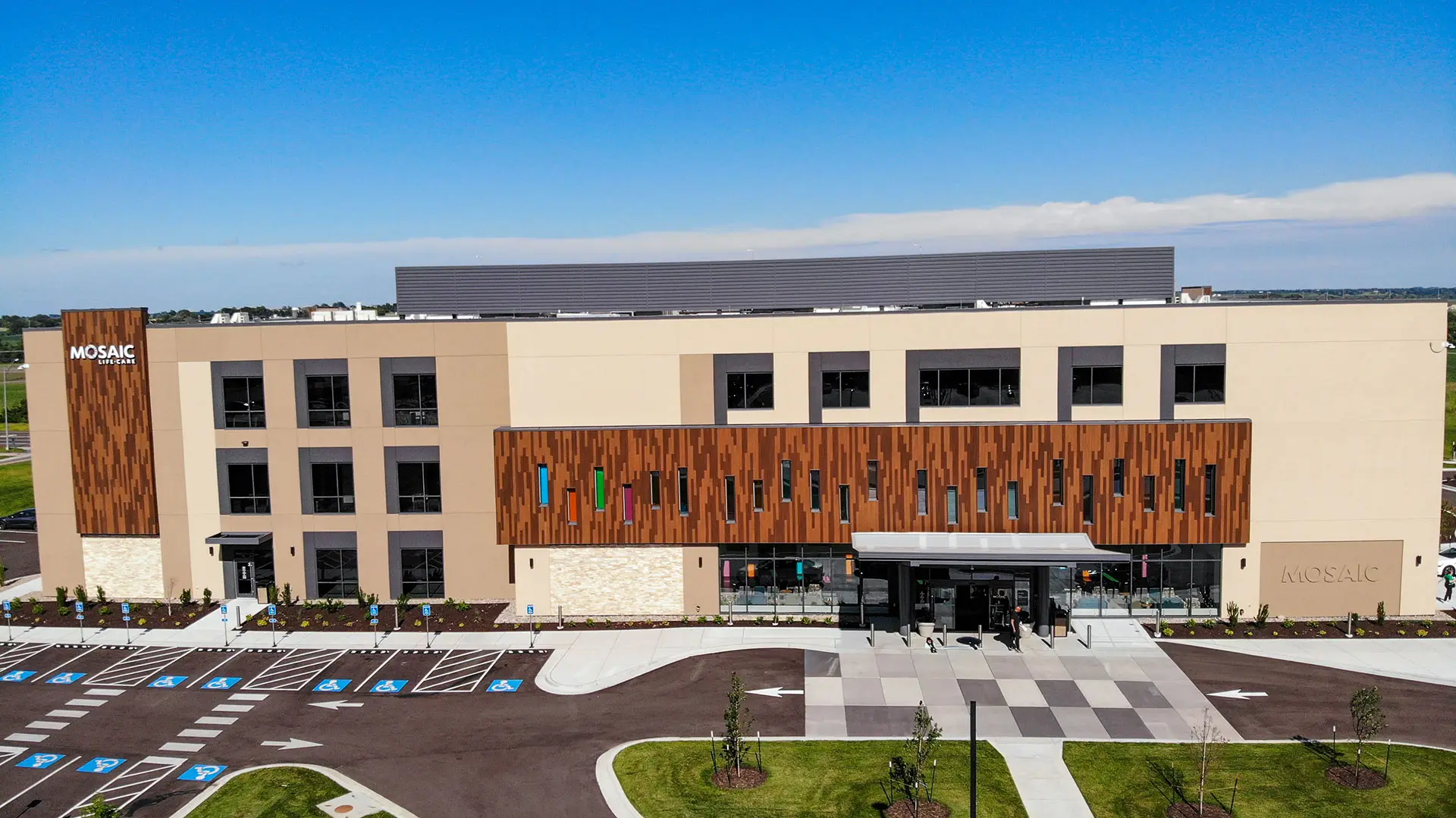 Mosaic Lifecare Plaza 4 façade and parking lot